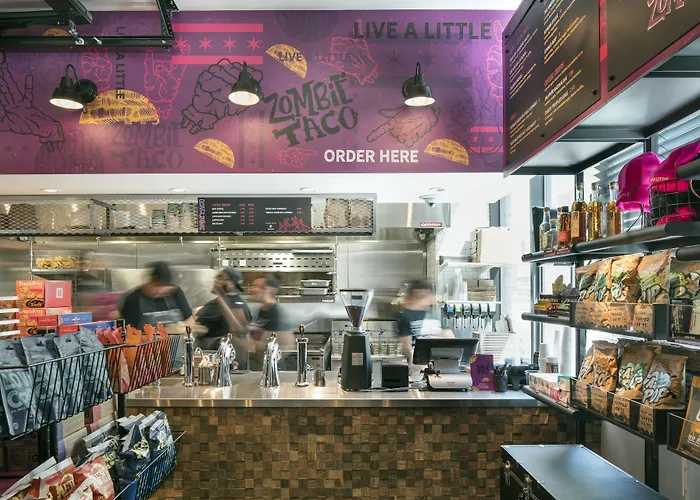 Moxy Chicago Downtown
